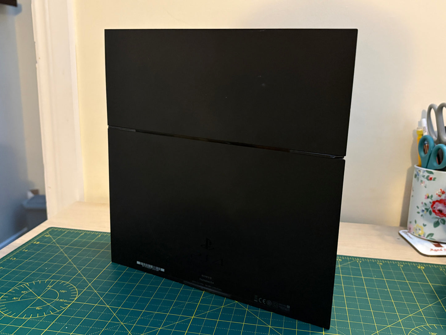 PlayStation 4 12.02 LOW FIRMWARE 1TB Console & Controller